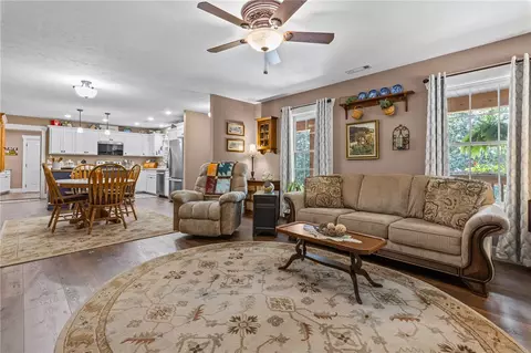 Living - 571 Wildrose Dr, Omaha, AR 72662 photo 3 of 5