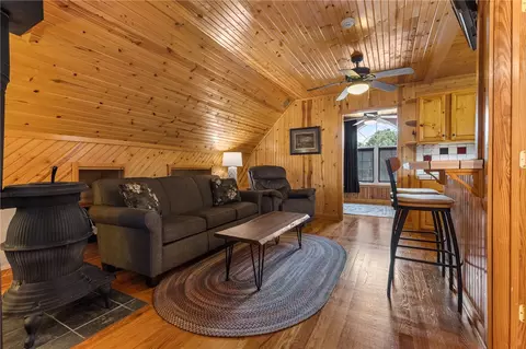 Living - 571 Wildrose Dr, Omaha, AR 72662 photo 4 of 5