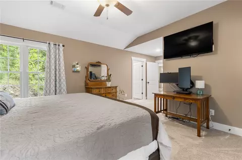 Bedroom - 571 Wildrose Dr, Omaha, AR 72662 photo 2 of 4