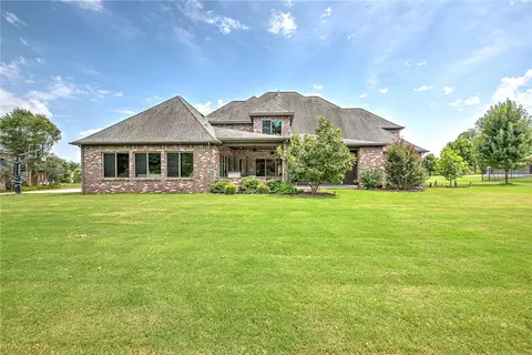 Exterior - 3511 Oak Tree Dr, Centerton, AR 72719 photo 2 of 5