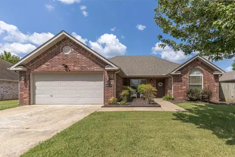 2899 N Hay Meadows Ave, Fayetteville, AR 72704
