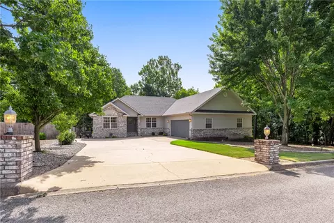 13 Morganshire Dr, Bella Vista, AR 72714