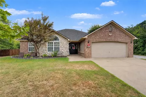 22575 Meadow St, Siloam Springs, AR 72761