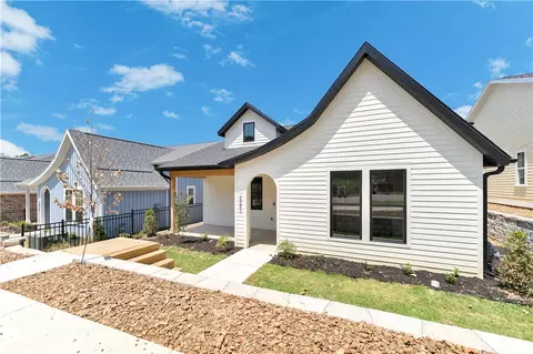 2342 E Rolling Hills Dr, Fayetteville, AR 72703