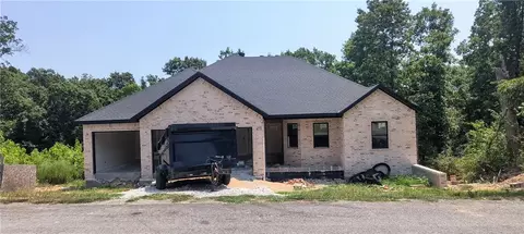 6 Carnahan Ln, Bella Vista, AR 72715
