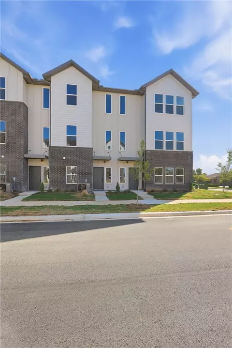 4237 W Sardinia Way #4, Fayetteville, AR 72704