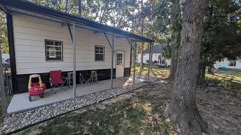 Exterior - 708 Cherokee Dr, Gentry, AR 72734 photo 3 of 7