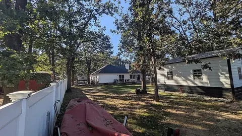 Exterior - 708 Cherokee Dr, Gentry, AR 72734 photo 6 of 7
