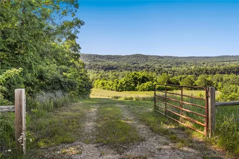 Hwy 221, Eureka Springs, AR 72632