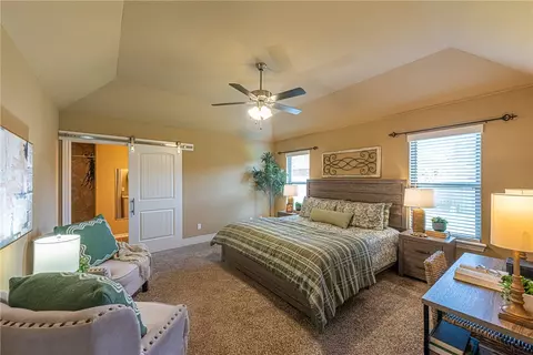 Bedroom - 501 Harness Ln, West Fork, AR 72774 photo 1 of 5