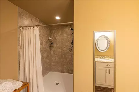 Bath - 501 Harness Ln, West Fork, AR 72774 photo 2 of 3
