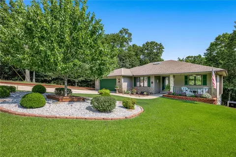 31 Lancaster Dr, Bella Vista, AR 72715