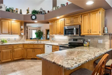 31 Lancaster Dr, Bella Vista, AR 72715