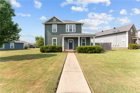 1308 S Lyndon Xing, Fayetteville, AR 72704