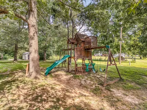 Exterior - 4058 Valley Rd, Harrison, AR 72601 photo 10 of 16