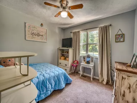 Bedroom - 4058 Valley Rd, Harrison, AR 72601 photo 3 of 6