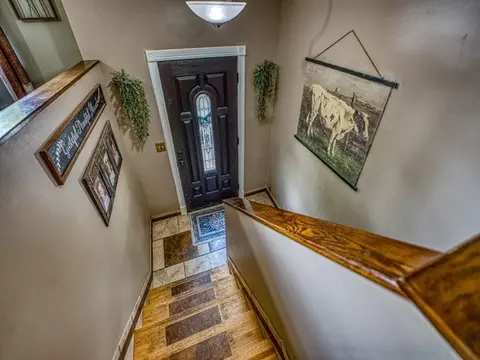 Entry Way - 4058 Valley Rd, Harrison, AR 72601 photo 1 of 1