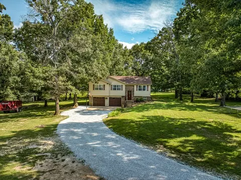 Exterior - 4058 Valley Rd, Harrison, AR 72601 photo 5 of 16
