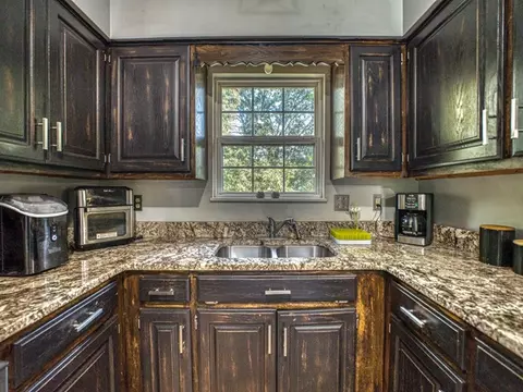 Kitchen - 4058 Valley Rd, Harrison, AR 72601 photo 3 of 3