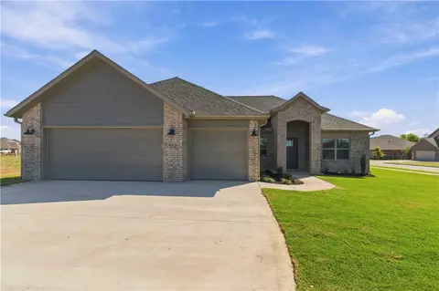 112 N Box Turtle Ave, Farmington, AR 72730