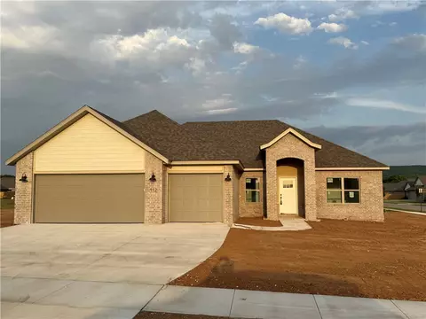 112 N Box Turtle Ave, Farmington, AR 72730