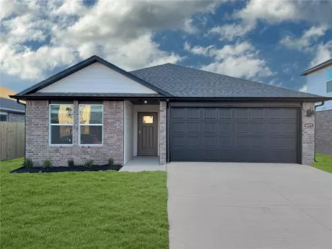 4616 W Buckaroo St, Fayetteville, AR 72704