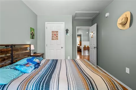 Bedroom - 1003 S Walnut St, Harrison, AR 72601 photo 3 of 4