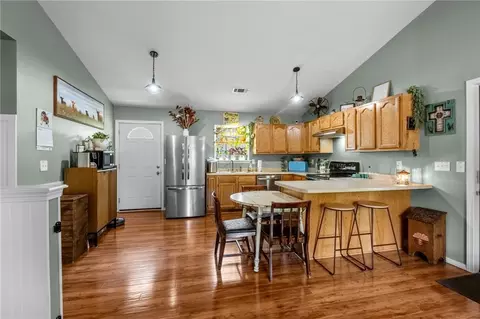 Kitchen - 1003 S Walnut St, Harrison, AR 72601 photo 2 of 2