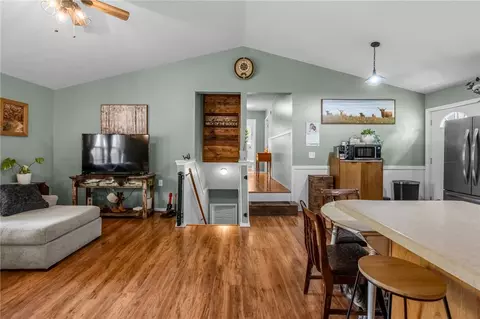 Entry Way - 1003 S Walnut St, Harrison, AR 72601 photo 1 of 4