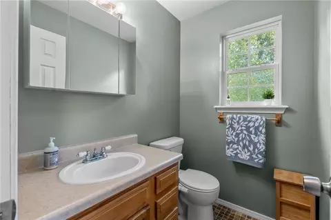 Bath - 1003 S Walnut St, Harrison, AR 72601 photo 1 of 3