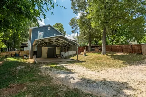 Exterior - 1003 S Walnut St, Harrison, AR 72601 photo 2 of 4