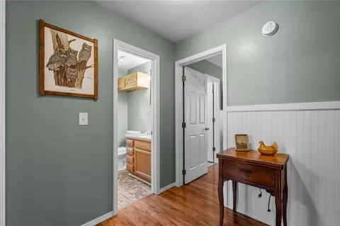 Entry Way - 1003 S Walnut St, Harrison, AR 72601 photo 3 of 4
