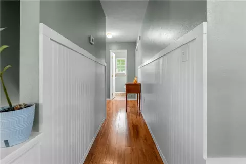 Entry Way - 1003 S Walnut St, Harrison, AR 72601 photo 4 of 4