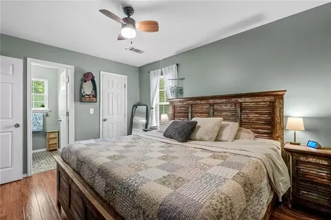 Bedroom - 1003 S Walnut St, Harrison, AR 72601 photo 1 of 4