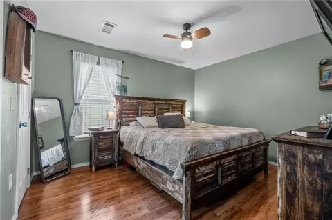Bedroom - 1003 S Walnut St, Harrison, AR 72601 photo 2 of 4
