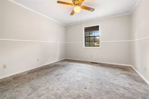 Bedroom - 6 Hawthorne Cv, Harrison, AR 72601 photo 2 of 4