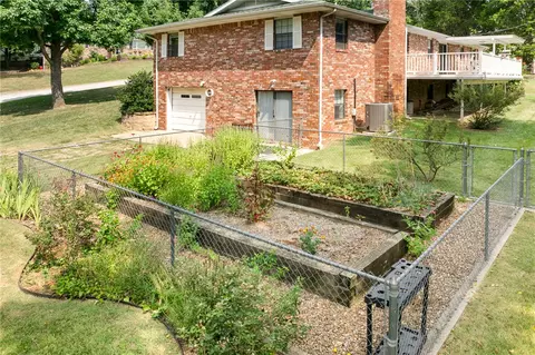 Exterior - 6 Hawthorne Cv, Harrison, AR 72601 photo 10 of 12