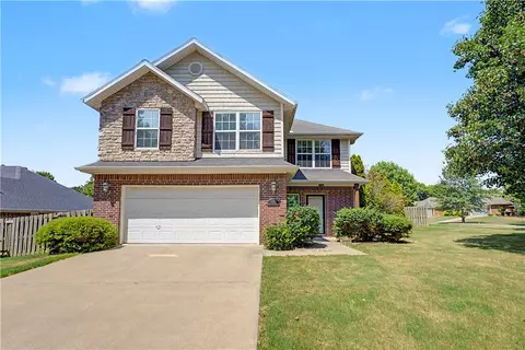 1821 N Cannondale Dr, Fayetteville, AR 72704