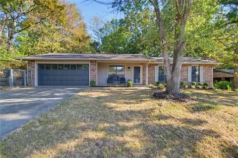 1669 W Cedar St, Fayetteville, AR 72703