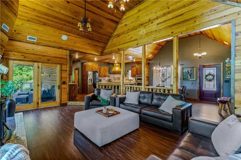 Living - 8662 Woods Rd, Rogers, AR 72756 photo 3 of 3