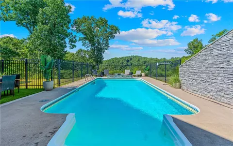Exterior - 8662 Woods Rd, Rogers, AR 72756 photo 13 of 18