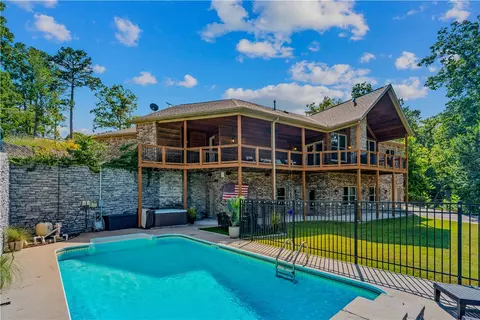Exterior - 8662 Woods Rd, Rogers, AR 72756 photo 6 of 18
