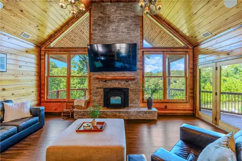 Living - 8662 Woods Rd, Rogers, AR 72756 photo 2 of 3