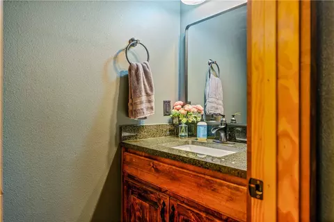 Bath - 8662 Woods Rd, Rogers, AR 72756 photo 1 of 5