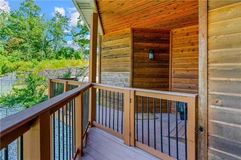 Exterior - 8662 Woods Rd, Rogers, AR 72756 photo 5 of 18