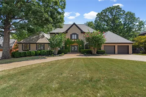 214 El Contento Dr, Bentonville, AR 72712