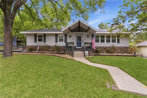 8490 Spruce Dr, Rogers, AR 72756