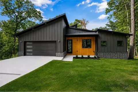 9 Mere Ln, Bella Vista, AR 72714