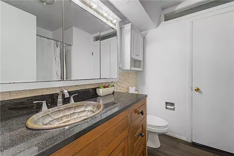 Bath - 3300 Monte Ne Rd, Rogers, AR 72758 photo 1 of 1