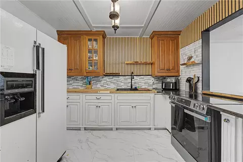 Kitchen - 3300 Monte Ne Rd, Rogers, AR 72758 photo 4 of 4